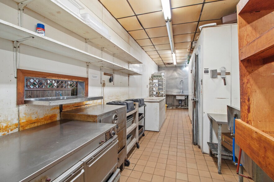 More Photos Of 911 N Broadway Ave, Ada Restaurant For Sale