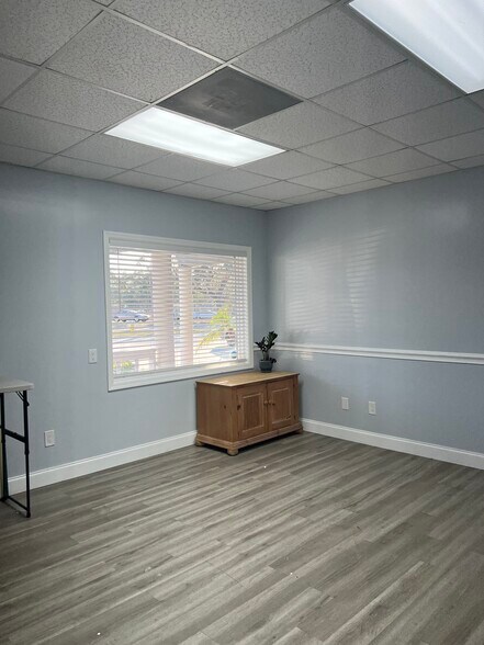 More Photos Of 971 Virginia Ave, Palm Harbor Medical For Sale