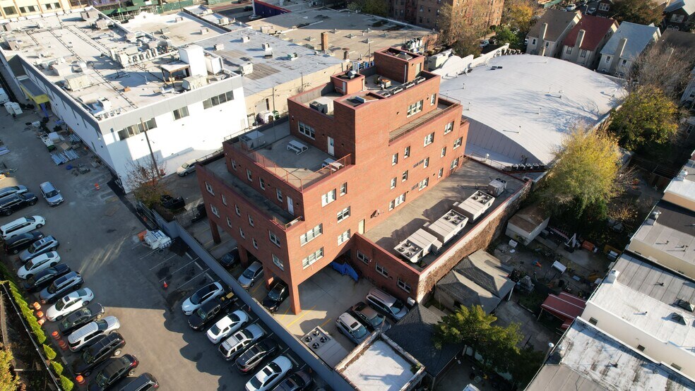 More Photos Of 858 E 29th St, Brooklyn Medical For Sale