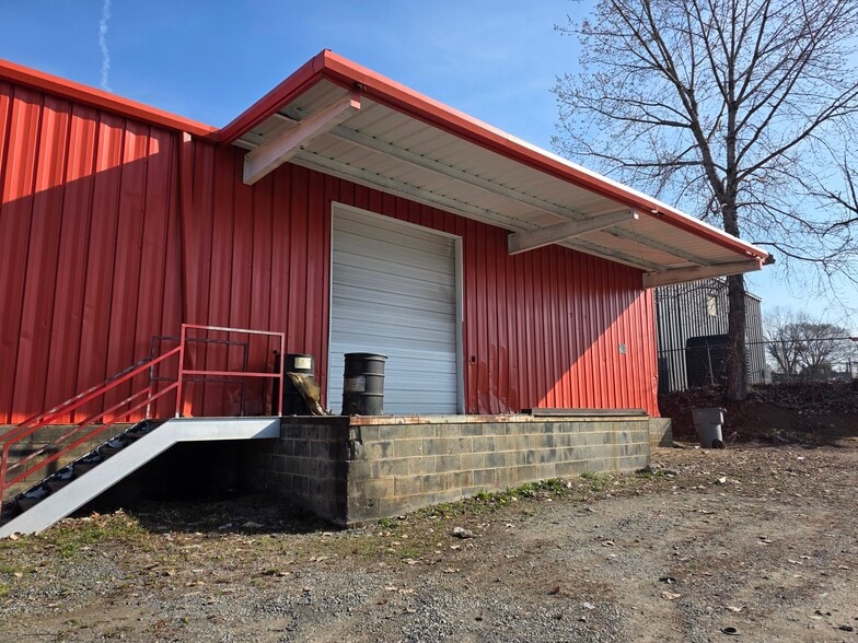 More Photos Of 2839 Sparta Ave, Charlotte Warehouse For Lease