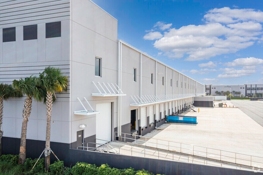 More Photos Of 3300 SW 64th Ave, Davie Unknown For Lease