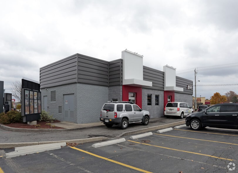 More Photos Of 1138 Victoria St N, Kitchener Storefront For Lease