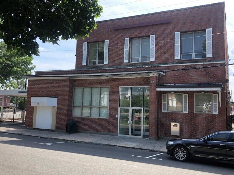 Primary Photo Of 22 Main St, Southington Bank For Lease