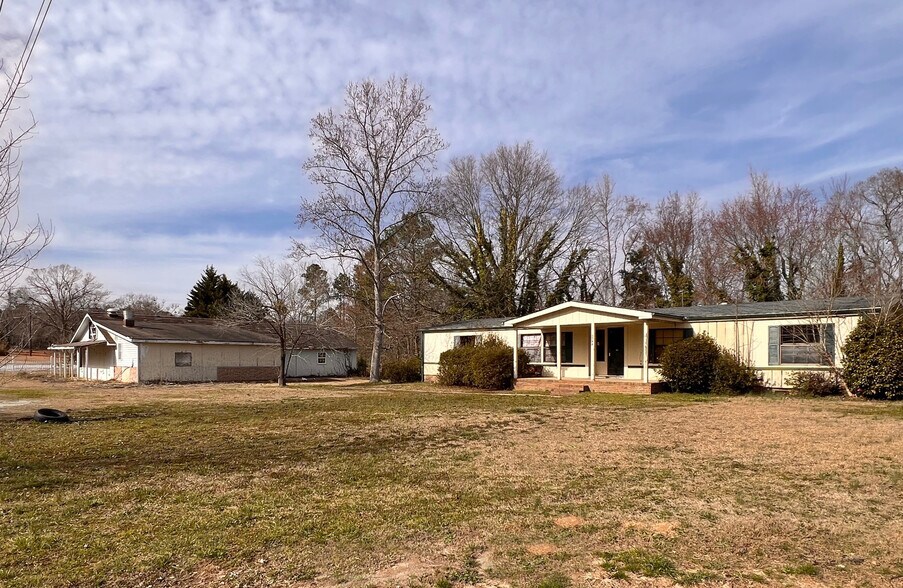 More Photos Of 3268 - 3244 River Fork Rd, Waterloo Bar For Sale