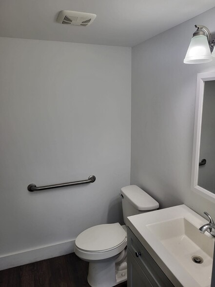 More Photos Of 8238-8270 NW South River Dr, Miami Industrial For Lease