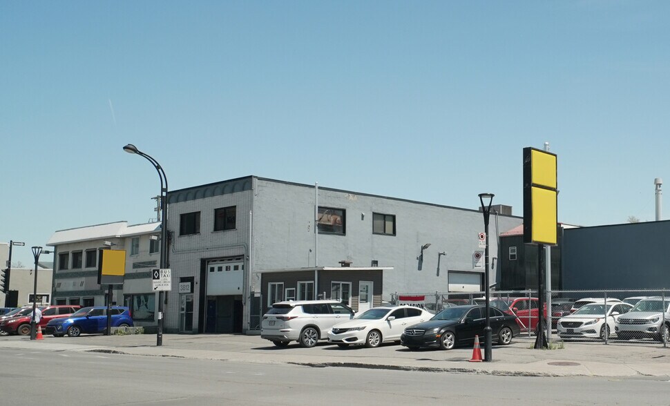 More Photos Of 3812 Rue Jarry E, Montréal Auto Repair For Sale