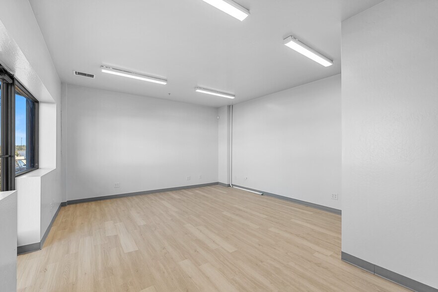 More Photos Of 5280 E Gibson Ave, Flagstaff Warehouse For Lease