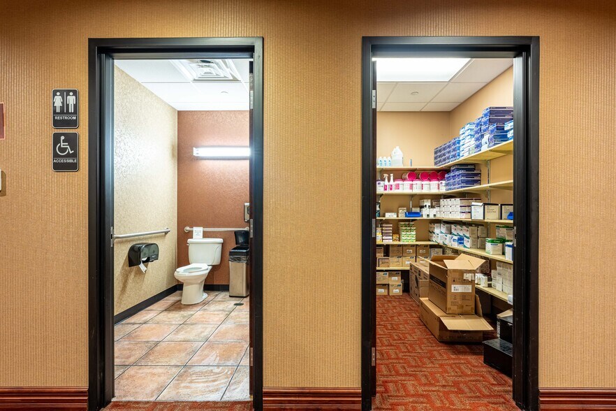 More Photos Of 16105 S La Grange Rd, Orland Park Medical For Lease