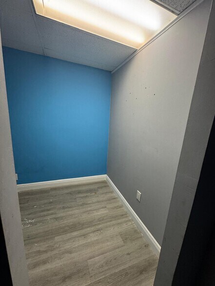 More Photos Of 3355-3365 Lake Worth Rd, Palm Springs Storefront Retail Office For Lease