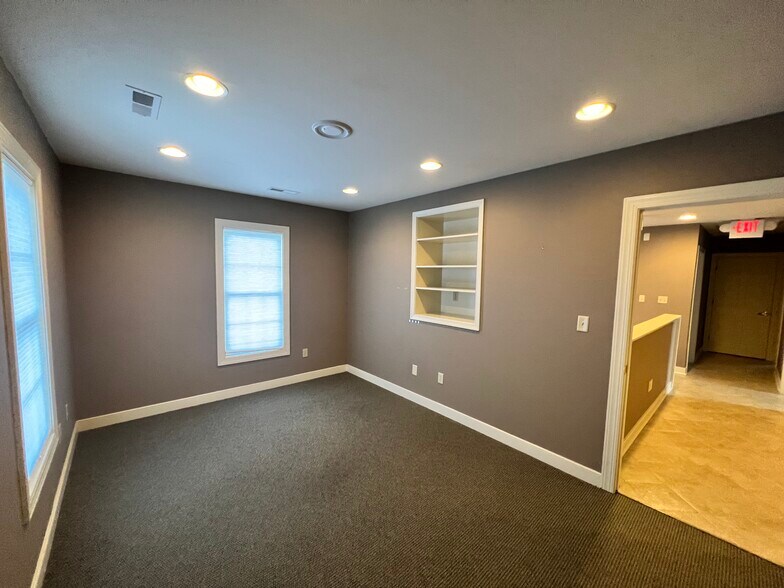 More Photos Of 2116 Angus Rd, Charlottesville Medical For Lease