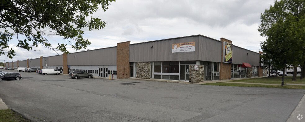 More Photos Of 4629-4665 Boul des Grandes-Prairies, Montréal Warehouse For Lease