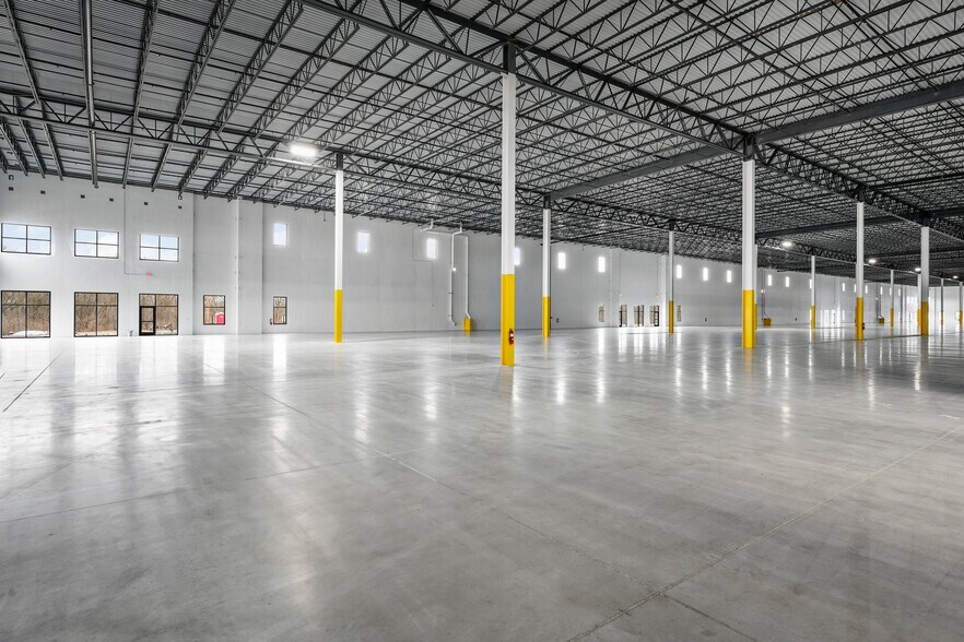 More Photos Of 4420 Daentl Rd, Deforest Industrial For Lease