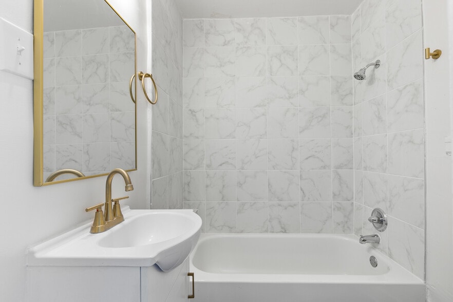More Photos Of 3203 Ellwood Ave, Richmond Apartments For Sale