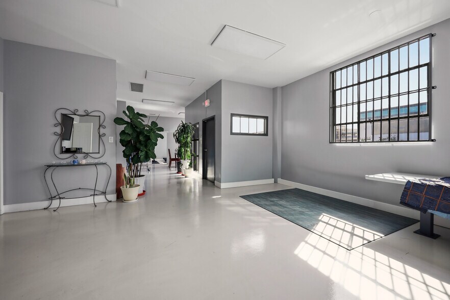 More Photos Of 4807-4827 E 49th St, Vernon Warehouse For Lease