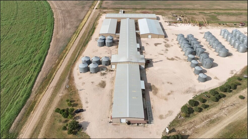 More Photos Of 4395 US Highway 60, Hereford Contractor Storage Yard For Sale