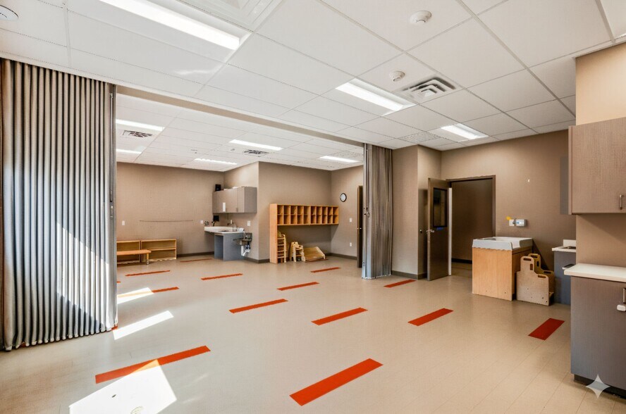 More Photos Of 27511 Interstate 10, Boerne Office For Sale