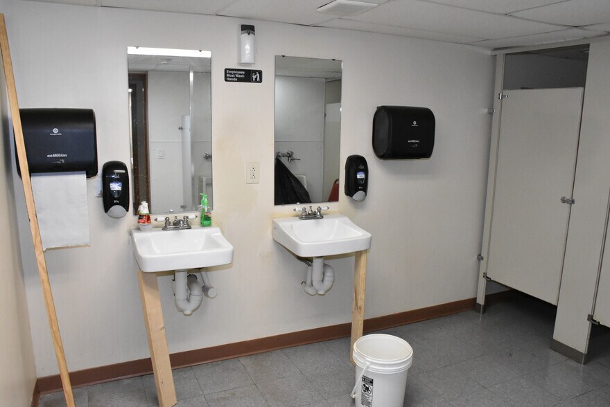 More Photos Of 18208 Cussewago Rd, Meadville Restaurant For Sale