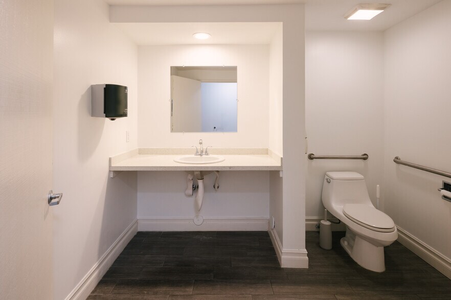 More Photos Of 2505 Canada Blvd, Glendale Office For Sale