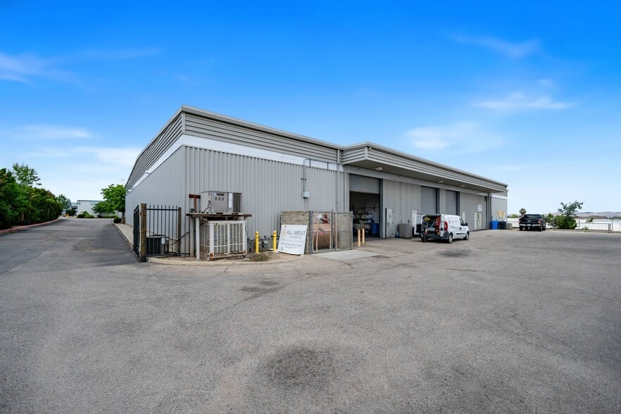 More Photos Of 2200 Golden Hill Rd, Paso Robles Warehouse For Sale