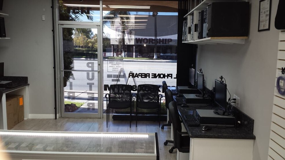 More Photos Of 1149-1163 N Tustin St, Orange General Retail For Lease