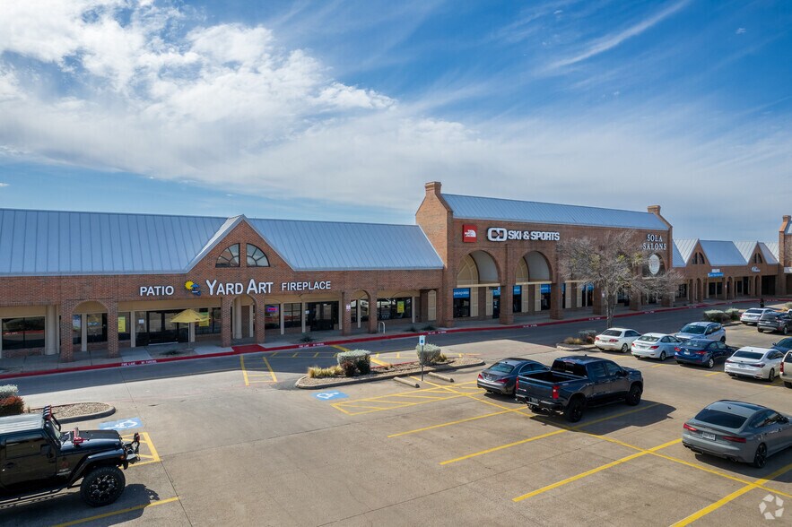 More Photos Of 5200-5288 S Hulen St, Fort Worth General Retail For Lease