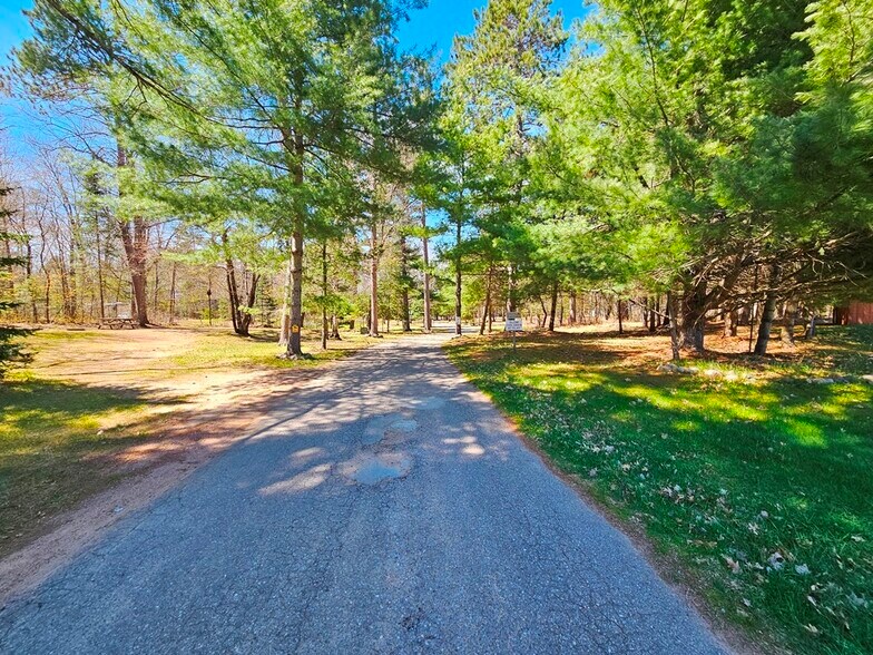 More Photos Of 4702 Hi Pines Ln, Eagle River Trailer Camper Park For Sale