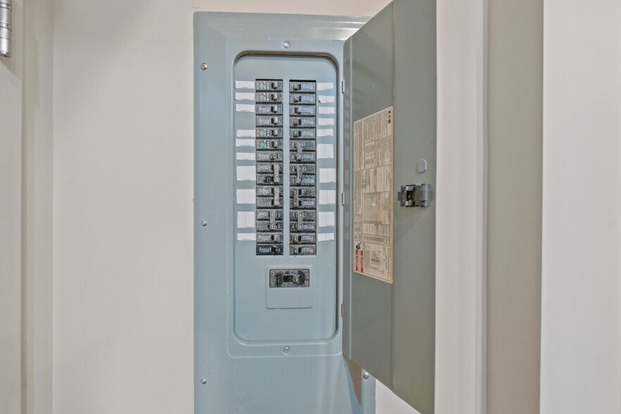 More Photos Of 311-313 W Baltimore St, Baltimore Apartments For Sale