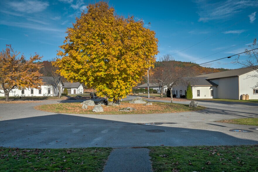 More Photos Of 867 Route 12, Westmoreland Flex For Lease