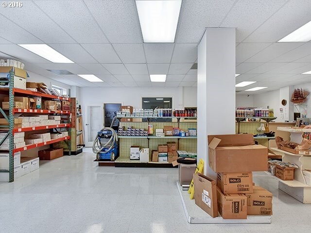 More Photos Of 8105 SE Duke St, Portland Storefront Retail Office For Sale