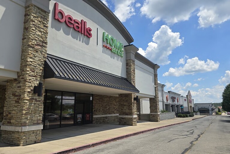 More Photos Of 1110 Highway 62 E, Mountain Home General Retail For Sale