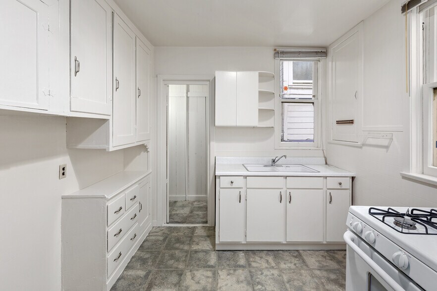 More Photos Of 1684 Washington St, San Francisco Apartments For Sale