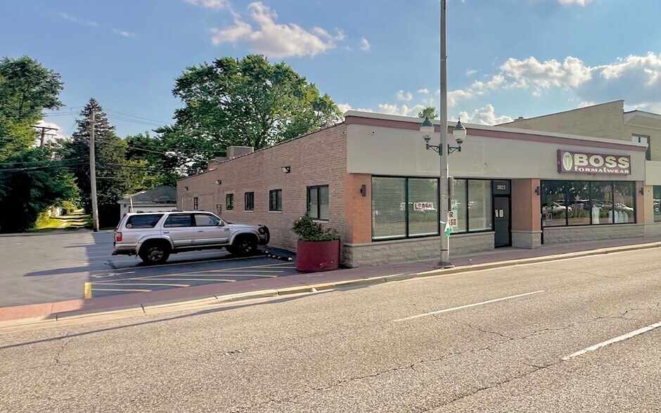 Primary Photo Of 3919-3925 W 95th St, Evergreen Park General Retail For Lease