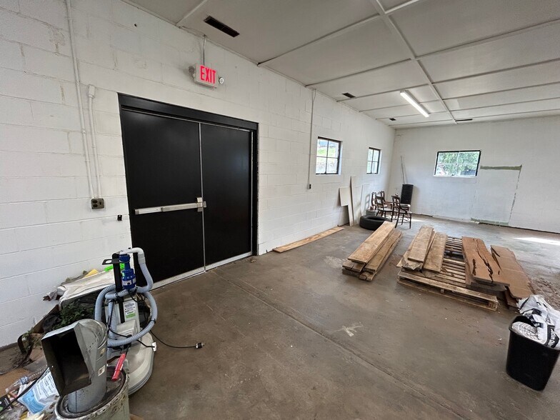 More Photos Of 101 Rathbone Rd, Marietta Flex For Sale