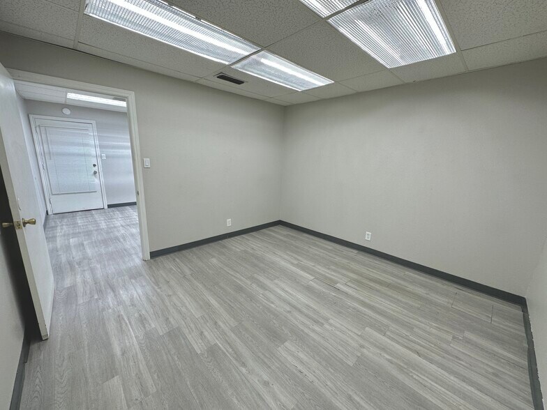 More Photos Of 5001 Brentwood Stair Rd, Fort Worth Office For Lease