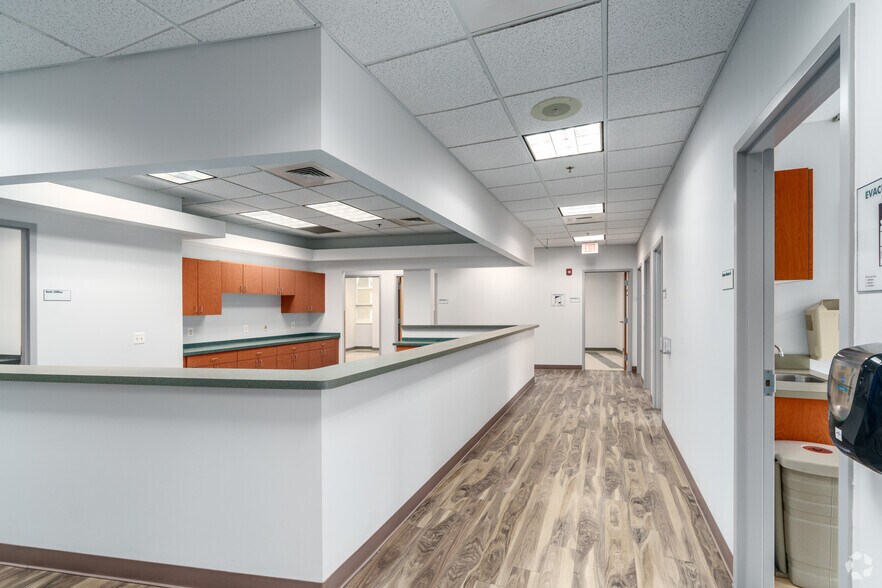 More Photos Of 1553 Chester Pike, Crum Lynne Medical For Sale