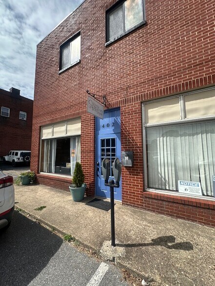 More Photos Of 402 Church St, Summersville General Retail For Sale