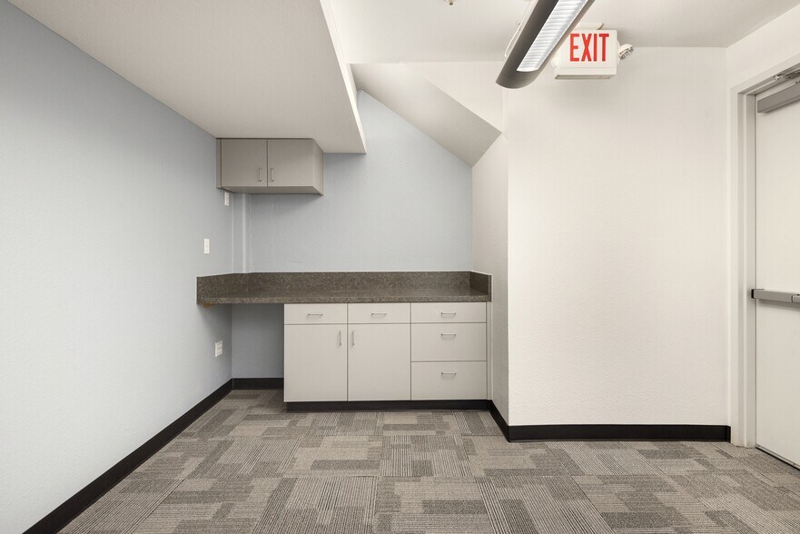 More Photos Of 914-918 Industrial Ave, Palo Alto Warehouse For Lease