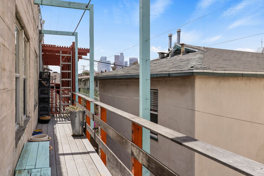 More Photos Of 977 Chung King Rd, Los Angeles Storefront Retail Residential For Sale