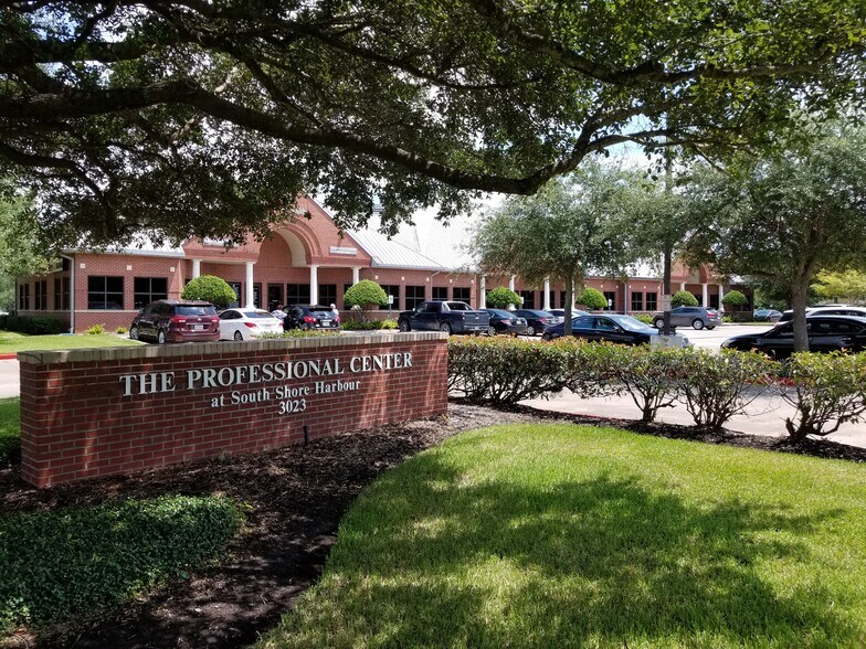 More Photos Of 3023 Marina Bay Dr, League City Medical For Lease
