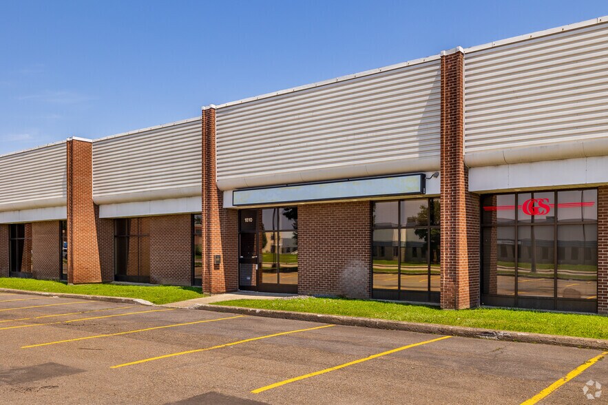 More Photos Of 1730-1850 Av 55e, Montréal Showroom For Lease