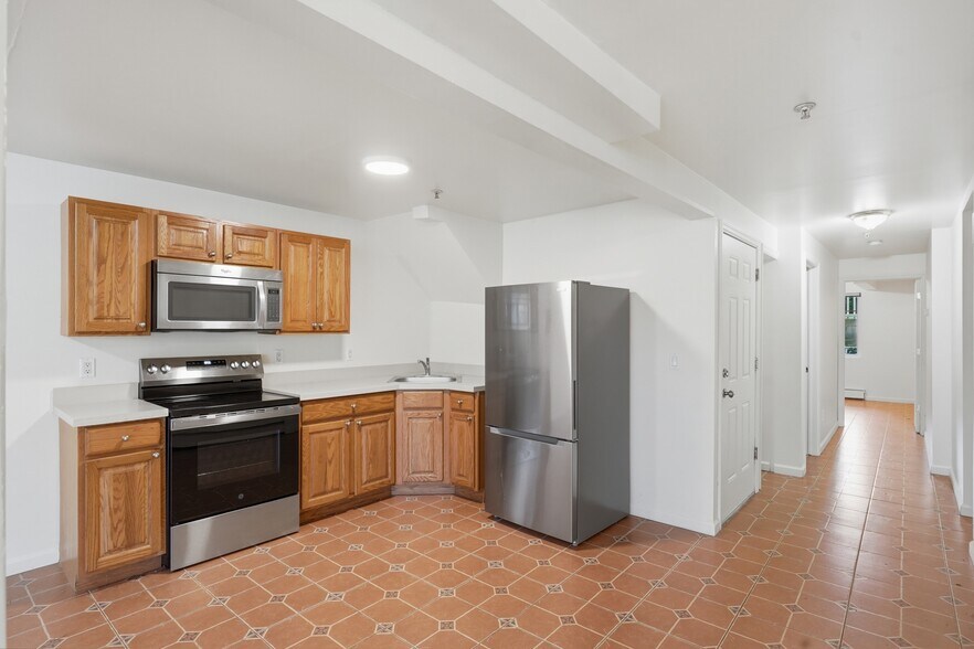 More Photos Of 10 Eastman Ter, Poughkeepsie Apartments For Sale