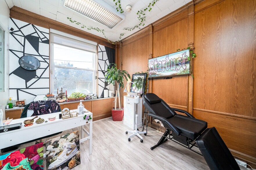 More Photos Of 2000 West St, Union City Office Residential For Sale