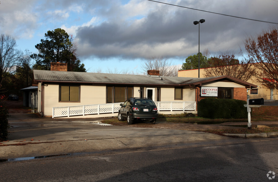 Primary Photo Of 1613 Ronald Dr, Raleigh Auto Dealership For Sale