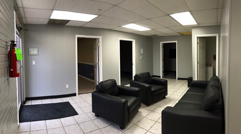 More Photos Of 472 Grimes Blvd, Lexington Warehouse For Lease