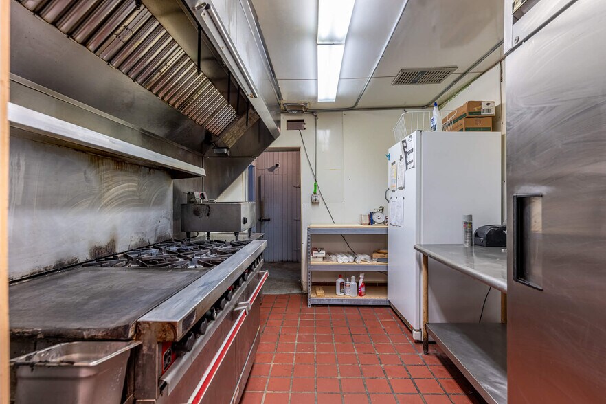 More Photos Of 1040 S Wayne St, Saint Marys Restaurant For Sale