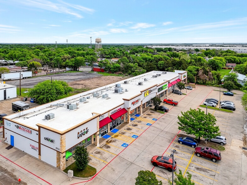 More Photos Of 8702 S Lancaster Rd, Dallas Freestanding For Sale