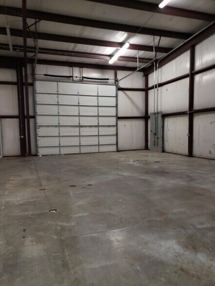 More Photos Of 819-821 Midpoint Dr, O'Fallon Warehouse For Sale