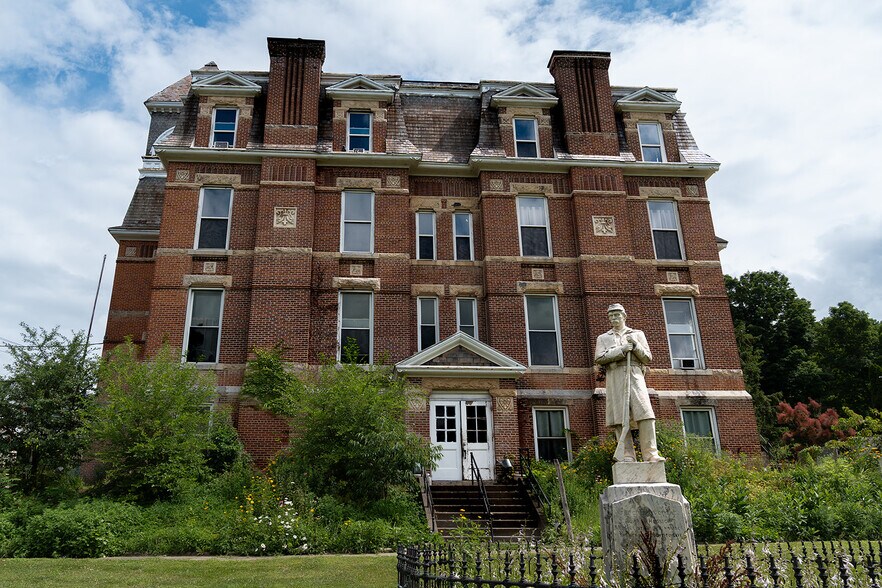 More Photos Of 9 High St, Hoosick Falls Apartments For Sale