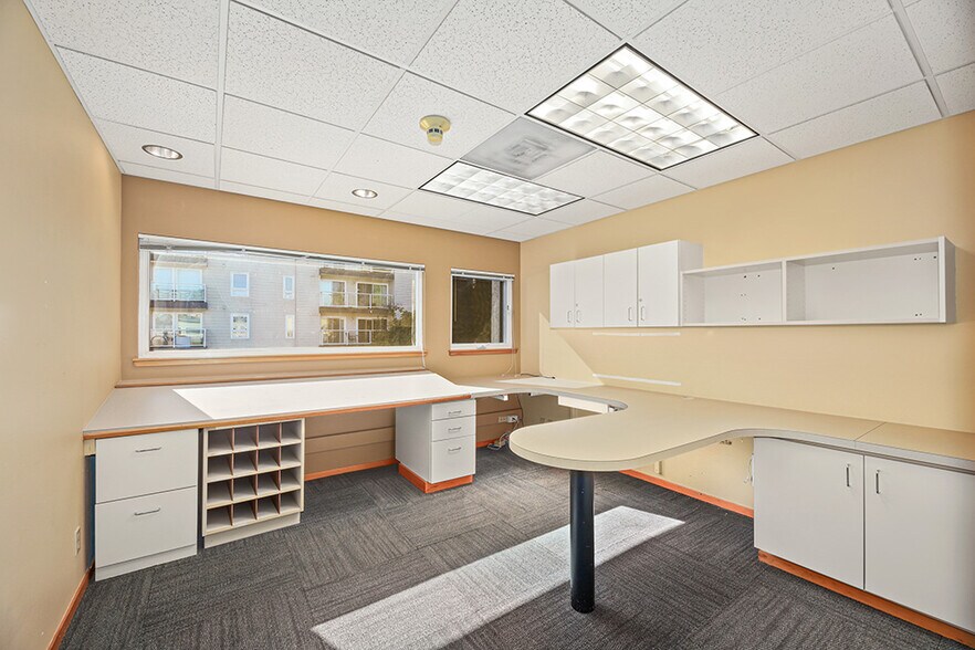 More Photos Of 1749-1751 Dexter Ave N, Seattle Medical For Lease