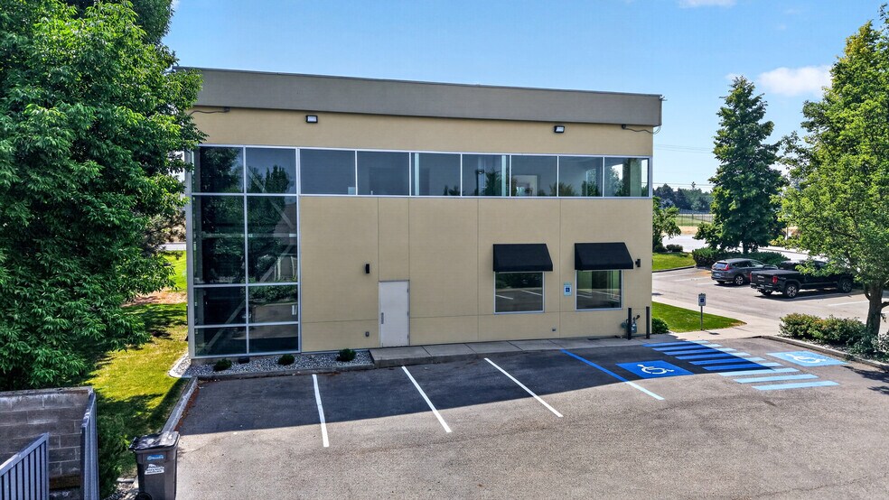 More Photos Of 2208 N Swing Ln, Liberty Lake Medical For Lease